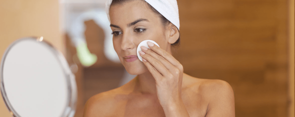 ¿Qué pasa cuando no nos&nbsp;desmaquillamos?