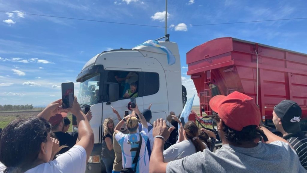 Marcos Di Palma Lleva Donaciones a Bahía Blanca y Tapia Aporta desde la&nbsp;AFA