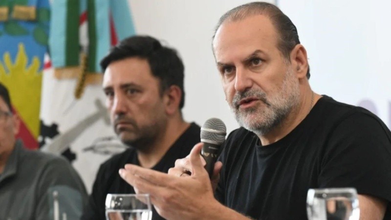 El intendente de Bahía Blanca informó que el agua ha bajado y actualmente hay 523 personas&nbsp;evacuadas