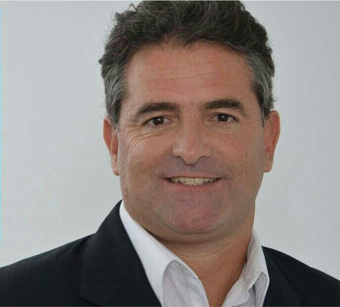 Video viral muestra a funcionario tomando alcohol al&nbsp;volante