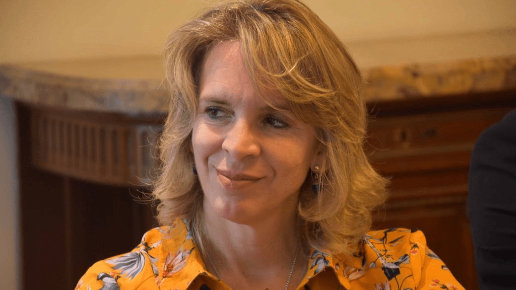 Manes elige a la directora de la UCA como compañera de&nbsp;fórmula