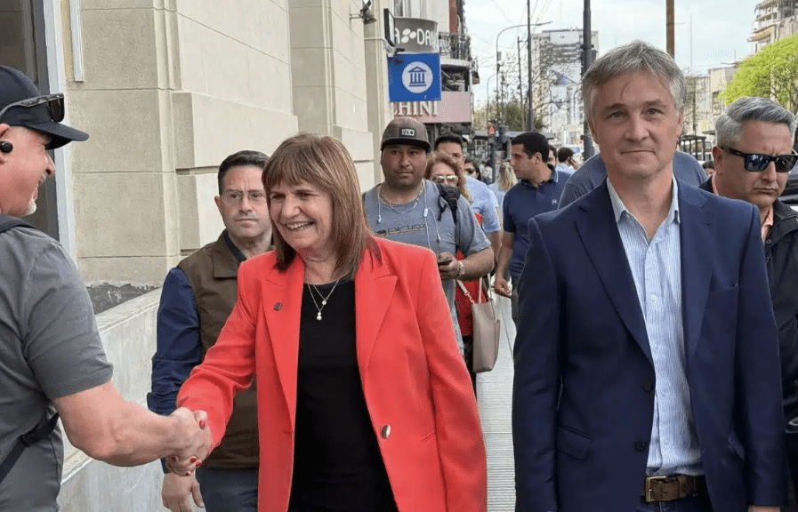 Patricia Bullrich apareció junto a De Andreis luego del sorpresivo mensaje de&nbsp;Macri