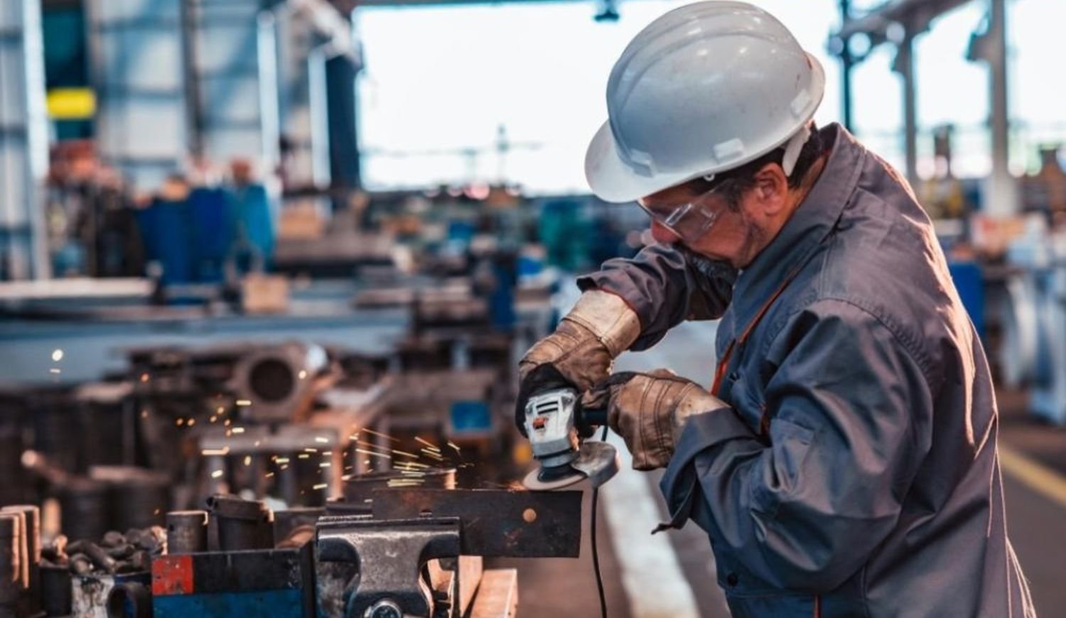 Alerta en la industria: un informe académico advierte que se destruyen 160 empleos por día