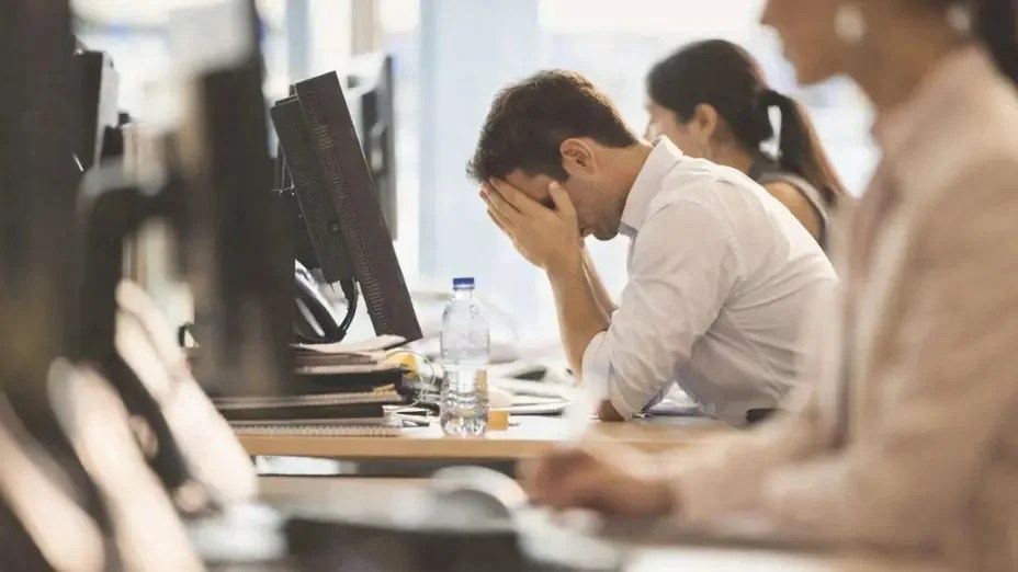 Desmotivación laboral: el 83% de los jóvenes argentinos trabaja en “piloto&nbsp;automático”