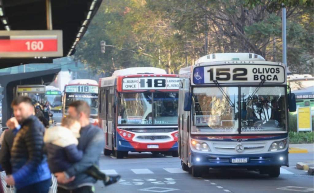 El boleto sube y cae el uso del colectivo en el AMBA: fuerte baja de&nbsp;pasajeros