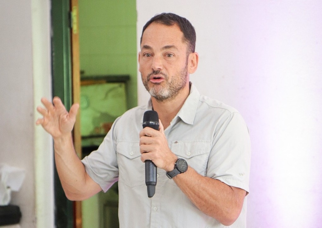 Durand, tras el inicio del taller de herrería en la Escuela de Emprendedores: “La mejor forma de ayudar es&nbsp;enseñar”