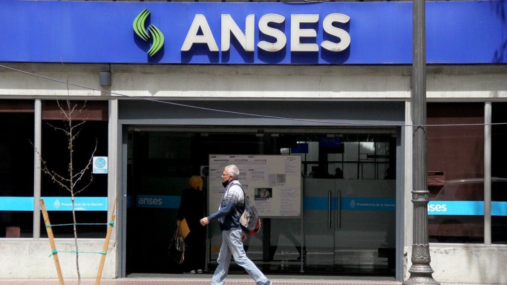 ANSES ajusta las jubilaciones en mayo: cuánto se cobrará con el nuevo&nbsp;aumento