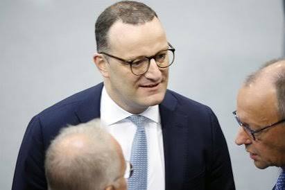 Líder del bloque conservador del Parlamento alemán dejó la conducción tras la controversia por el nacimiento de su&nbsp;hijo